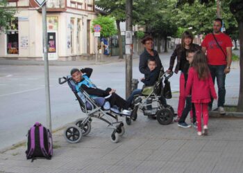 Деца с увреждания от Русе празнуват 24 май с първото си зелено училище