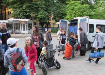 Деца с увреждания от Русе празнуват 24 май с първото си зелено училище