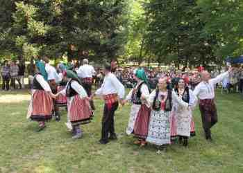 Автентични обичаи и Алея на занаятите привличат на „Златната гъдулка“