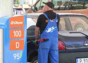 Русенци са притеснени от слуховете за поскъпване на горивата