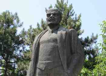 Новград ревниво пази паметника на Ленин като туристическа атракция