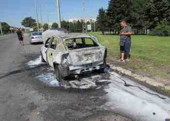 Хората от изгорялата кола: Автокъщите са измамаджии