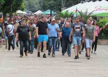 Недоволни ловци на трюфели блокираха Русе и сбъркаха мястото на протеста