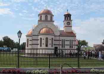 За първи път след 100 години в Бяла бе осветена нова църква