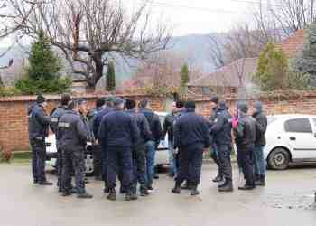 Полицаите в Русенско се обучават как да действат при екшън с роми