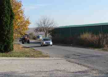 Съветници и жители на Ветово затвориха с хоро пътя Русе-Разград /ВИДЕО/