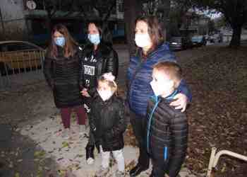 Малцина излязоха с маски на протеста за чист въздух в Русе /ВИДЕО/