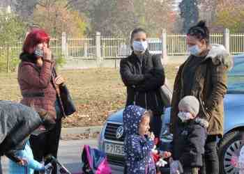 Протестът за чист въздух блокира Дунав мост и се пренесе пред „Монтюпе“ /ВИДЕО/
