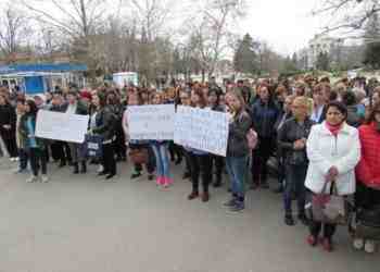 Протест: Една медицинска сестра се грижи за 20 пациенти в Русе, защото няма кадри /ВИДЕО/