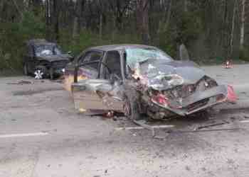 Трима души пострадаха при челен удар на разклона за „Дунарит“ /ВИДЕО/