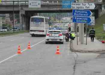 39-годишен моторист пострада след удар в знак на бул.“Христо Ботев“ /ВИДЕО/