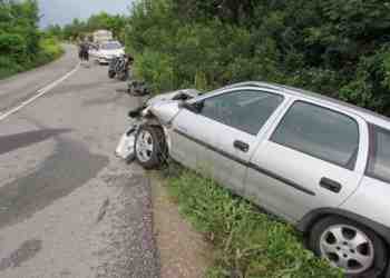 Моторист е в тежко състояние след катастрофа край Божичен /ВИДЕО/