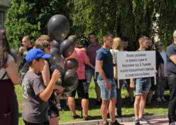 Близки и приятели на убития Алекс протестираха в Бяла за справедлива присъда /ВИДЕО/