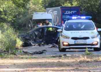 Румънка заспа зад волана и се удари в камион на Русе-Бяла /ВИДЕО/