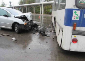 Катастрофа между тролей и лека кола взе жертва в Русе /ВИДЕО/