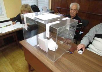 Основните кандидати за кмет гласуваха за по-доброто бъдеще на Русе /ВИДЕО/