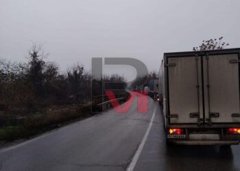 Катастрофа между два микробуса затвори Русе-Бяла, леките коли заобикалят