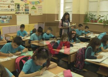 Учителите в Русе: Увеличението на заплатите е правилно, но позакъсняло /ВИДЕО/
