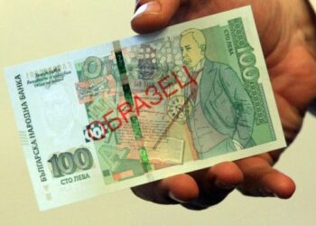 Двама младежи опитали да пласират в Русе столевки, копирани на ксерокс