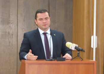 Пенчо Милков отказа заплата от 3000 лв., съветниците с елегантен ход за парите си /ВИДЕО/