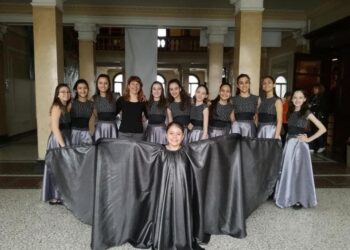 Голямата награда и куп отличия от „Утринна звезда“ спечелиха танцьорите от НУИ