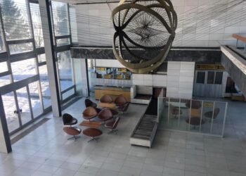 Общински съветници огледаха летището в Щръклево преди днешната сесия