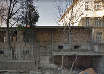 Клошари и заспала жена с цигара вдигнаха огнеборците тази нощ на крак
