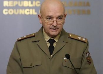 Ген.Мутафчийски: Затваряме всичко без хранителни магазини и аптеки, не е време за купон