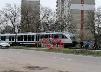 Мъж е в кома, блъснат от влак преди Товарна гара