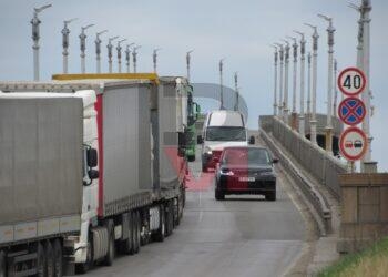 Опашките на Дунав мост се стопиха, Румъния не е затворила границите /ВИДЕО/