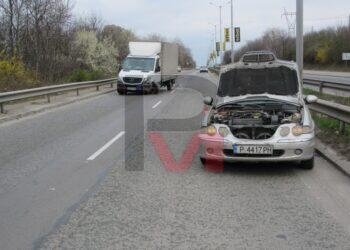 Катастрофа на бул.“България“ изпрати двама души в болница /ВИДЕО/