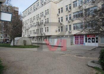 УМБАЛ „Медика“ разпъна военна палатка за пакети за пациенти /ВИДЕО/