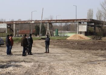 Подготвят временния паркинг за камиони край Пристанищния комплекс