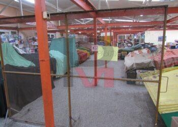 Пазарите в Русе осъмнаха затворени, стоката отива в контейнера /ВИДЕО/