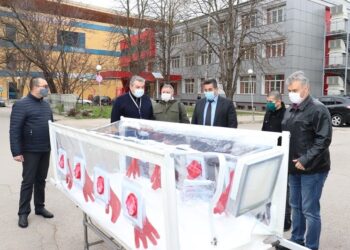 ВМРО-Русе дари първата изолационна носилка за УМБАЛ „Канев“