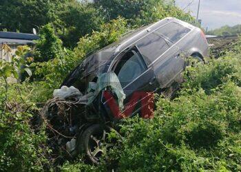 Алкохол и аквапланинг изпратиха в канавката лек автомобил посред нощ