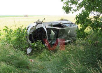 Млада шофьорка се обърна по таван заради камион в насрещното /ВИДЕО/