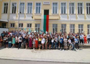 МГ „Баба Тонка“ изпрати с вълнение 124 абитуриенти, половината – отличници