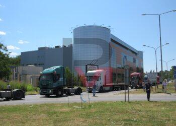 Превозвачи блокираха кръговото на Дунав мост заради тол системата /ВИДЕО/