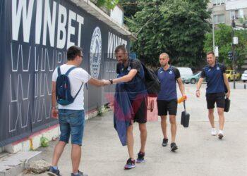 Напрежение в Дунав, отборът потегли за баража с 4 часа закъснение /ВИДЕО/