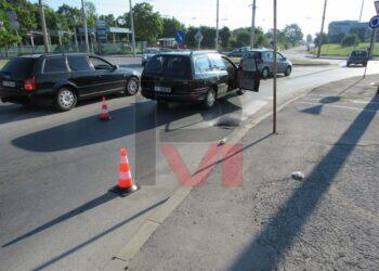 Подпийнал пешеходец пострада, след като се хвърли върху кола /ВИДЕО/