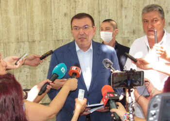 Здравният министър похвали болниците в Русе и Бяла, мисли се за училищата /ВИДЕО/