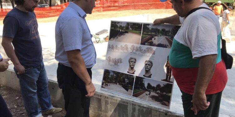 Пенчо Милков иска мерки срещу вандалите за Пантеона и паметника на Левски