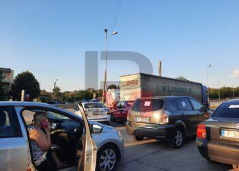 Жители на Бяла блокираха пътя с призива „Искаме нормален живот“