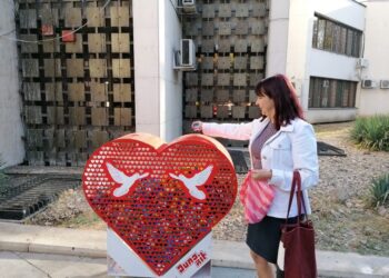 Сърцата вече се пълнят с капачки, деца опитаха да ги извадят заради баркодове