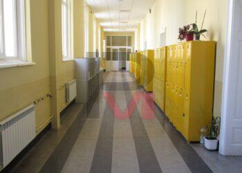 За 15 септември: 100 първокласници по-малко, маски и дистанционни центрове /ВИДЕО/