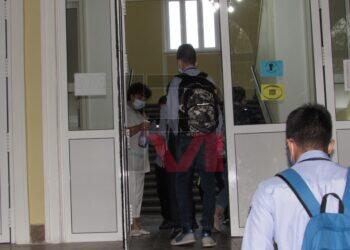 От днес: 30 ученици от Математическата учат у дома под карантина /ВИДЕО/