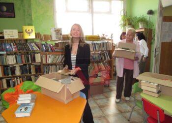 Българка създаде библиотека в Тенерифе, ще има и книги от Русе /ВИДЕО/