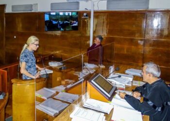 Разпитаха като по филмите румънски полицай под прикритие в съда в Русе