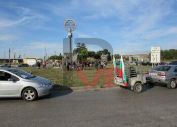 Протестиращи затвориха движението към Дунав мост с искане за оставки /ВИДЕО/